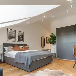 Designer Apartments, 2 Min To U1 Reumannplatz Апартаменты