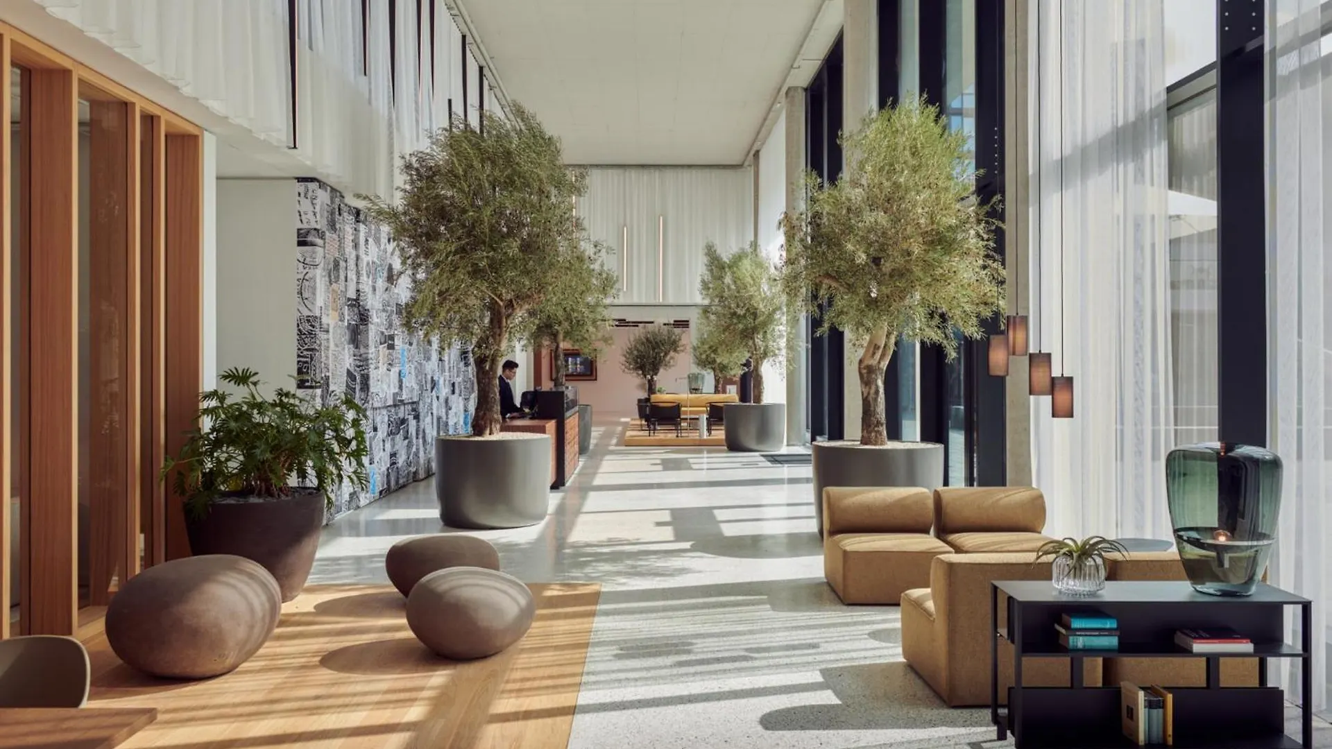 Luxury Penthouse I Rooftop Pool I Self Check-In Wien Apartment