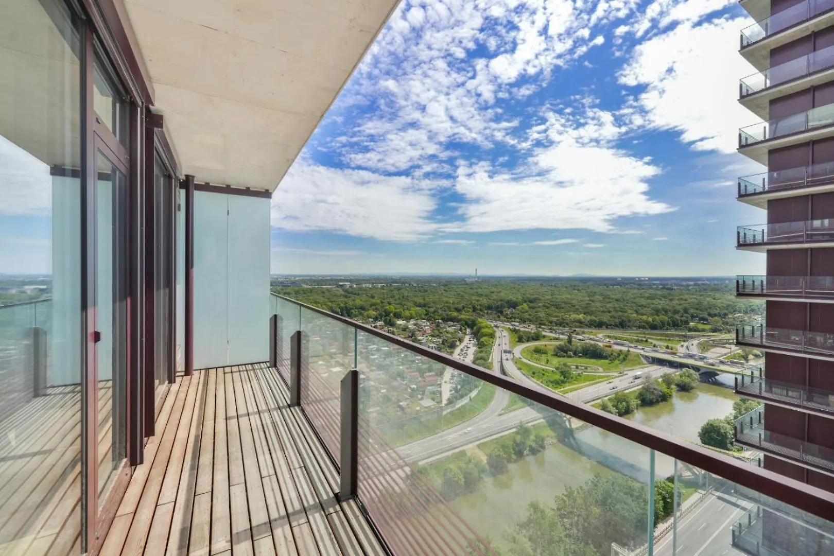 Luxury Penthouse I Rooftop Pool I Self Check-In Wien Österreich